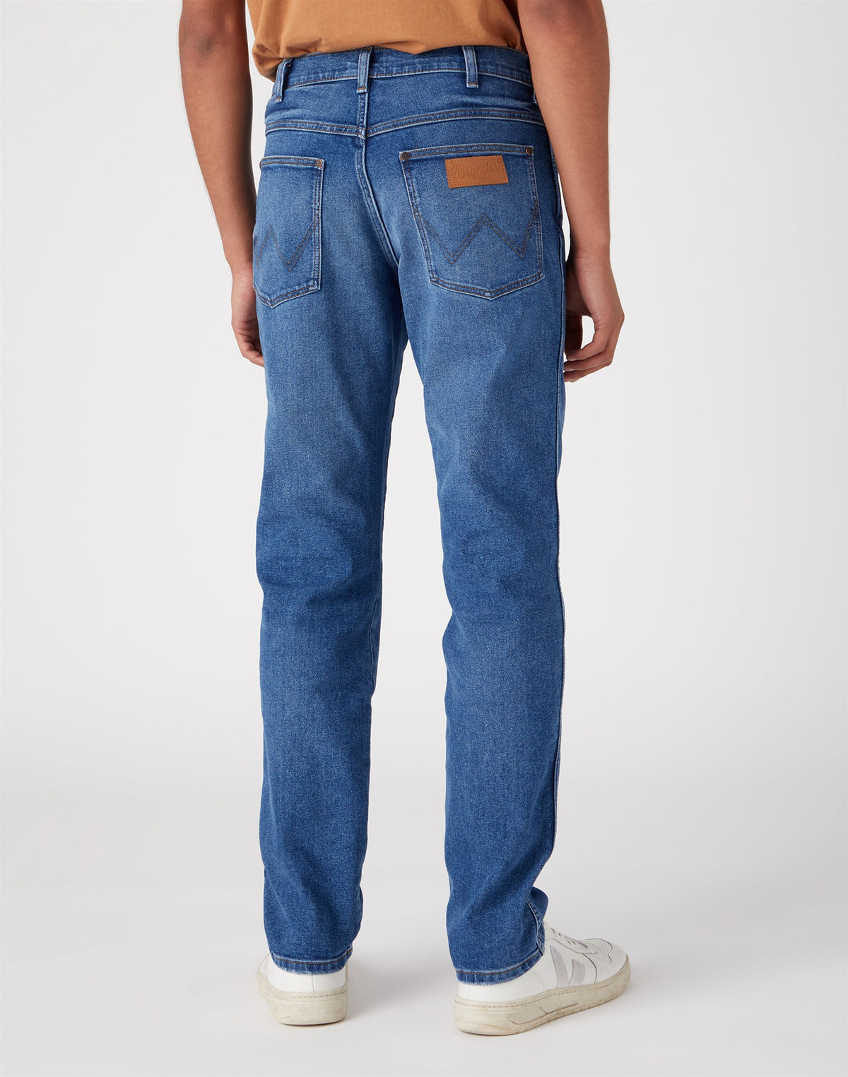 RIVER SMOKE_SEA medium denim | Bildmaterial bereitgestellt von SHOES.PLEASE.