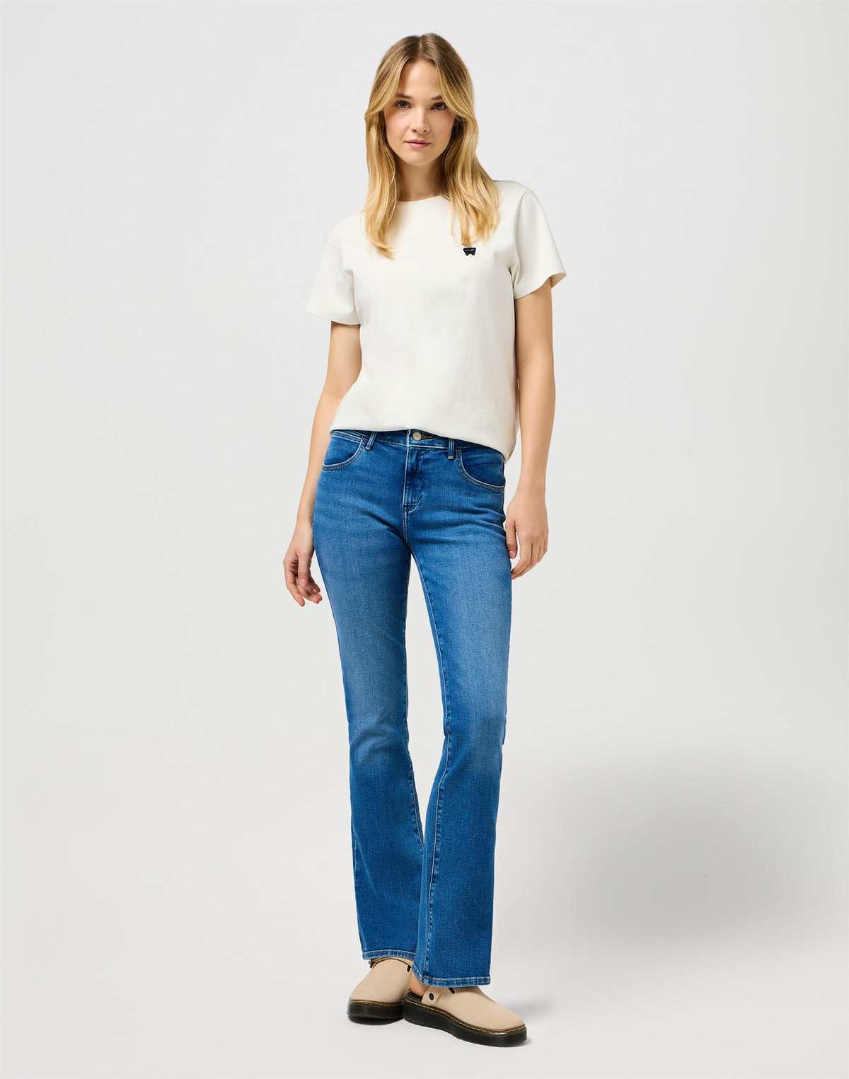 BOOTCUT RAVEN medium denim | Bildmaterial bereitgestellt von SHOES.PLEASE.