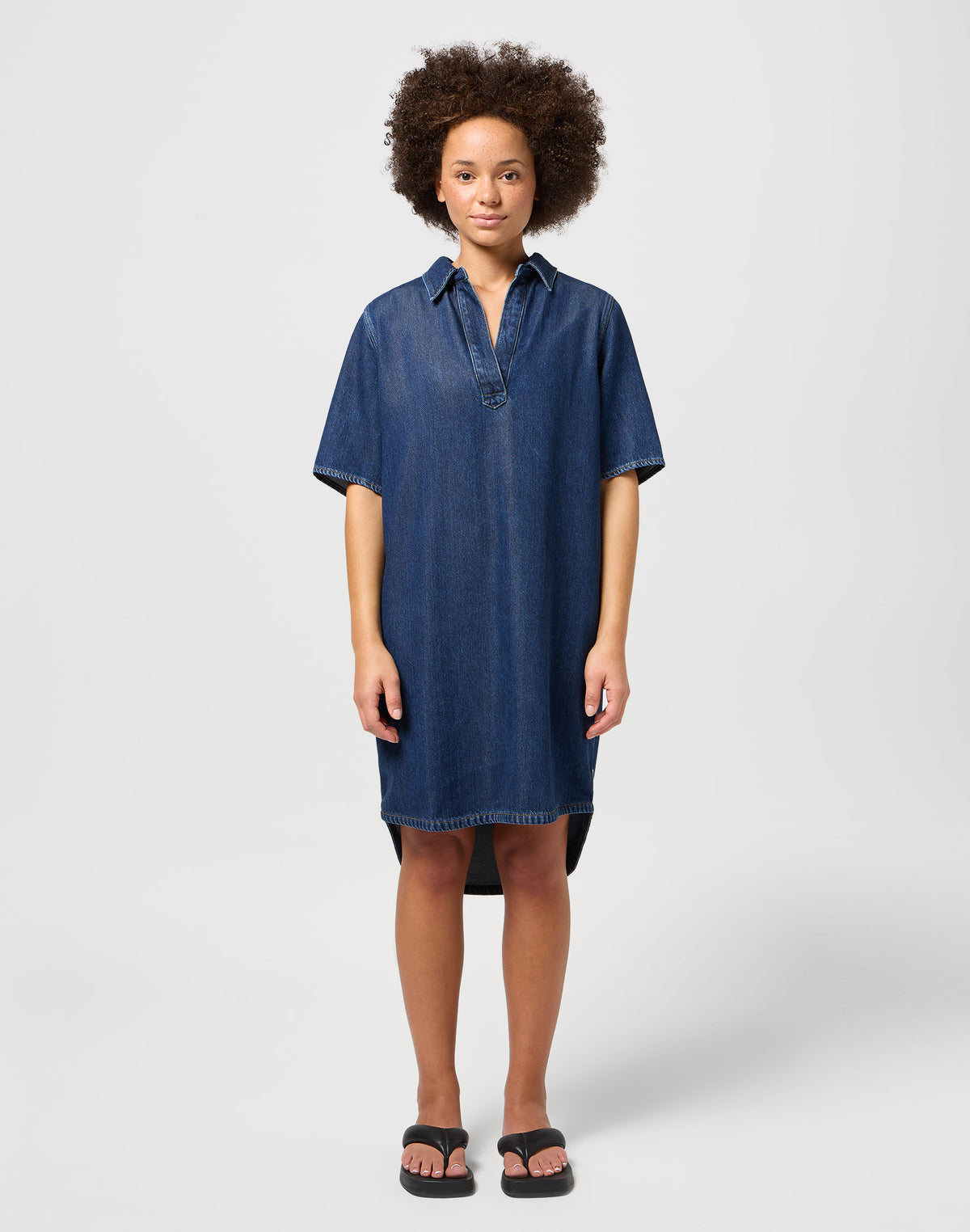 DENIM_SHIRT_DRESS FAMOUS medium denim | Bildmaterial bereitgestellt von SHOES.PLEASE.