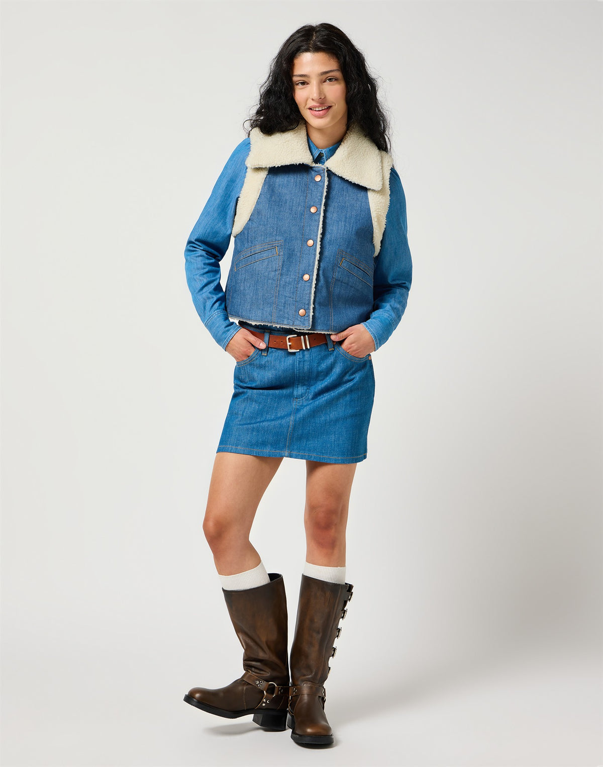 SHERPA_DENIM_VEST ORIGINAL_RINSE medium denim | Bildmaterial bereitgestellt von SHOES.PLEASE.