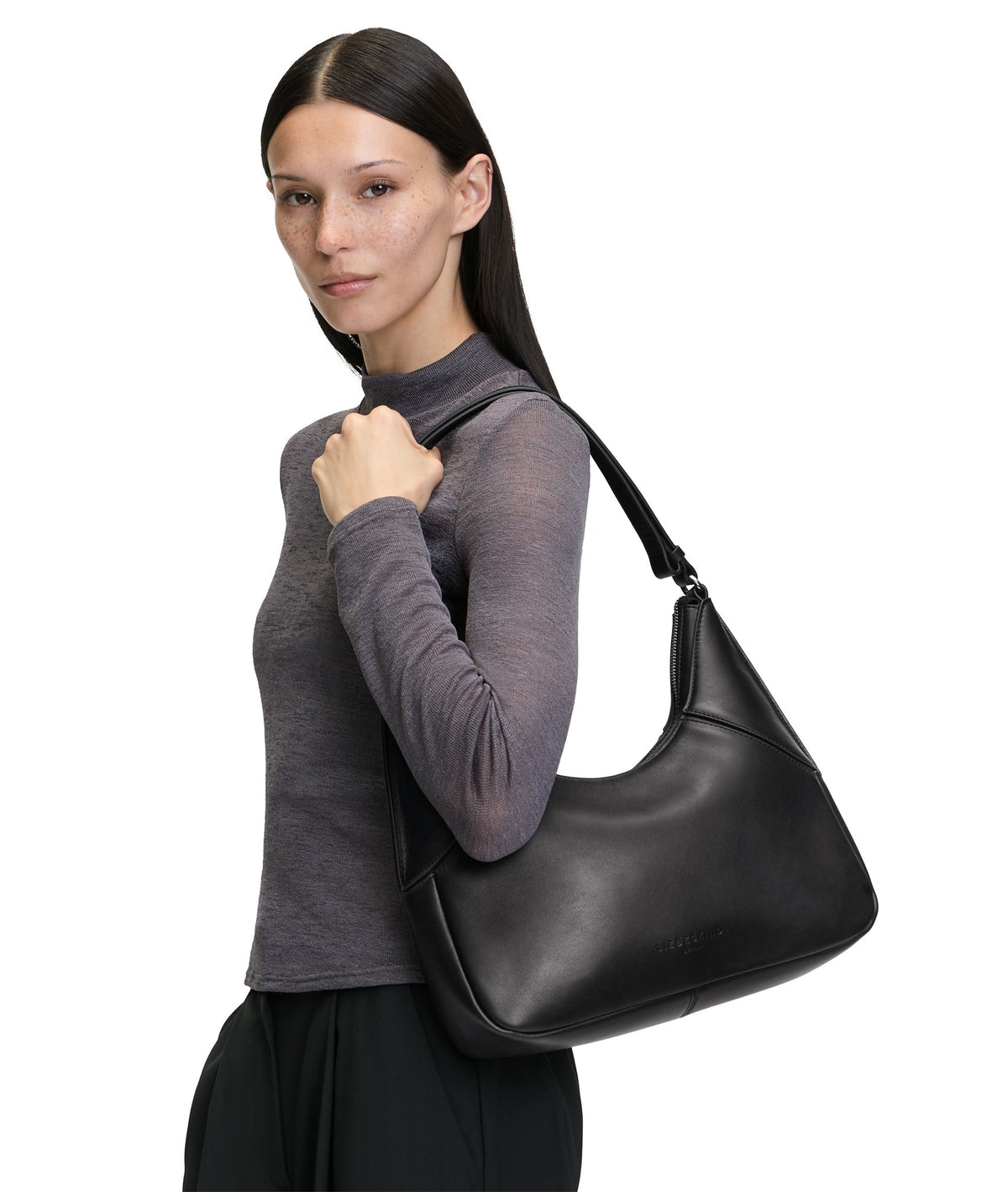 Lilly Hobo S black | Bildmaterial bereitgestellt von SHOES.PLEASE.