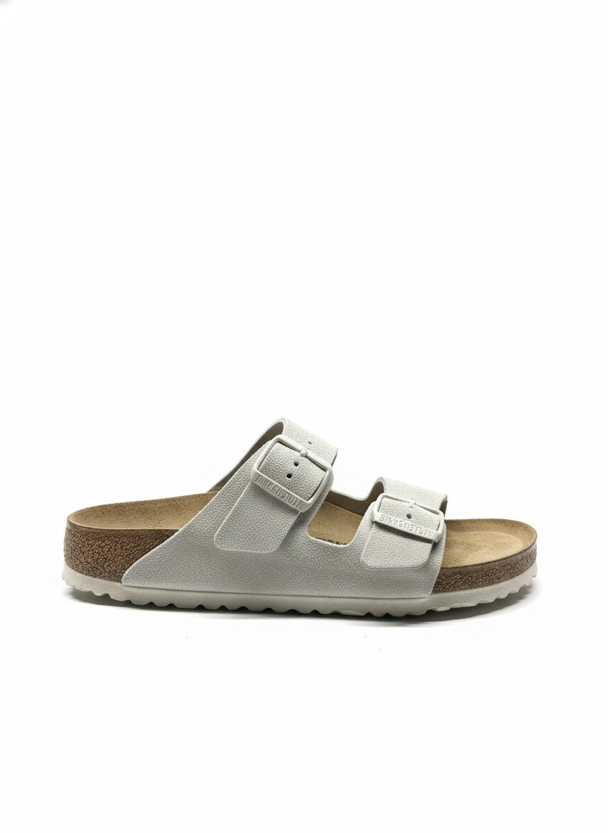 Arizona Suede Leather Unisex Narrow oyster | Bildmaterial bereitgestellt von SHOES.PLEASE.