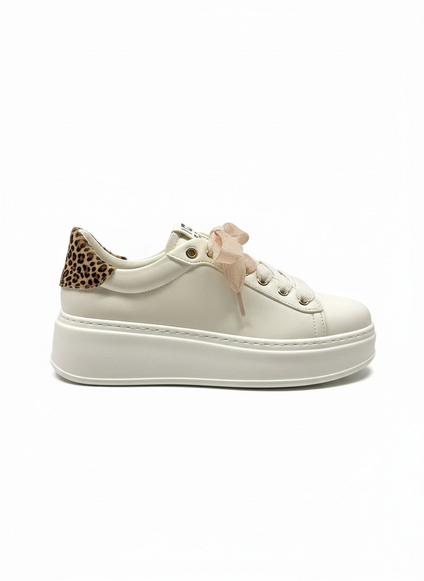 PIA600B white | Bildmaterial bereitgestellt von SHOES.PLEASE.