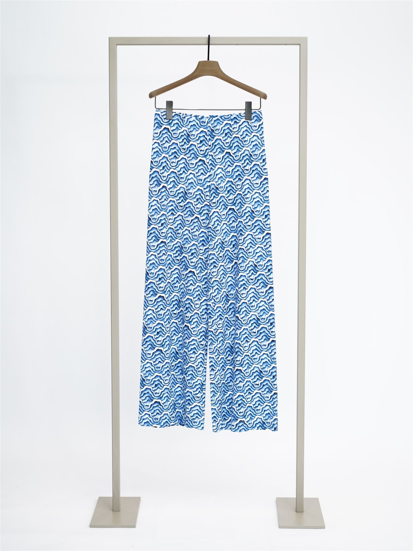 Hose azure superwhite multi | Bildmaterial bereitgestellt von SHOES.PLEASE.