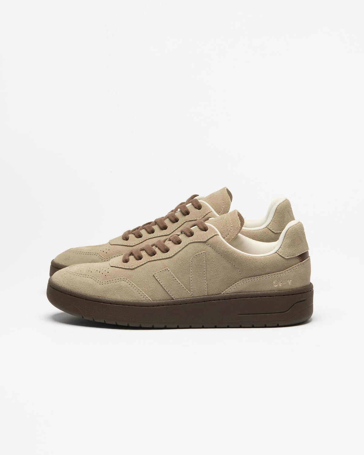 M V-90 SUEDE taupe_eagle | Bildmaterial bereitgestellt von SHOES.PLEASE.