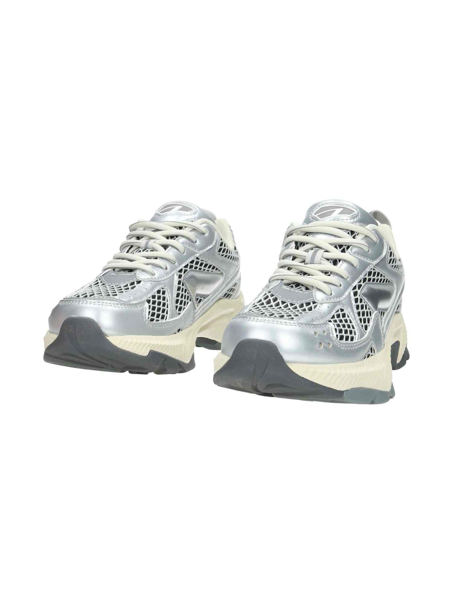 Forma Runner silver antique white | Bildmaterial bereitgestellt von SHOES.PLEASE.