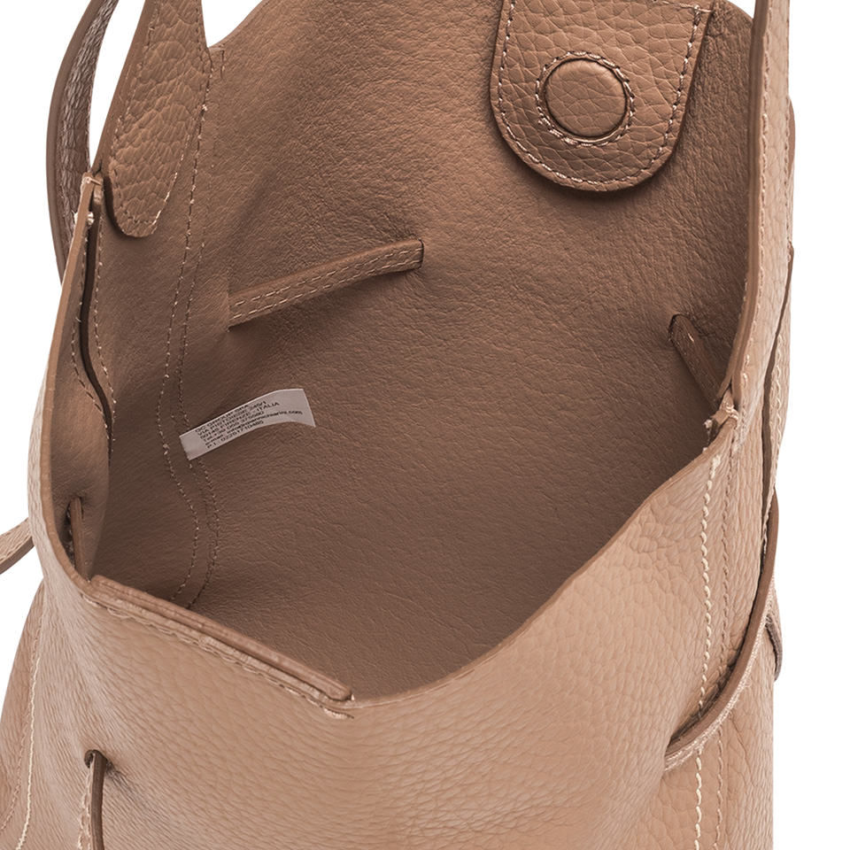 Sienna clay BS 7786 | Bildmaterial bereitgestellt von SHOES.PLEASE.