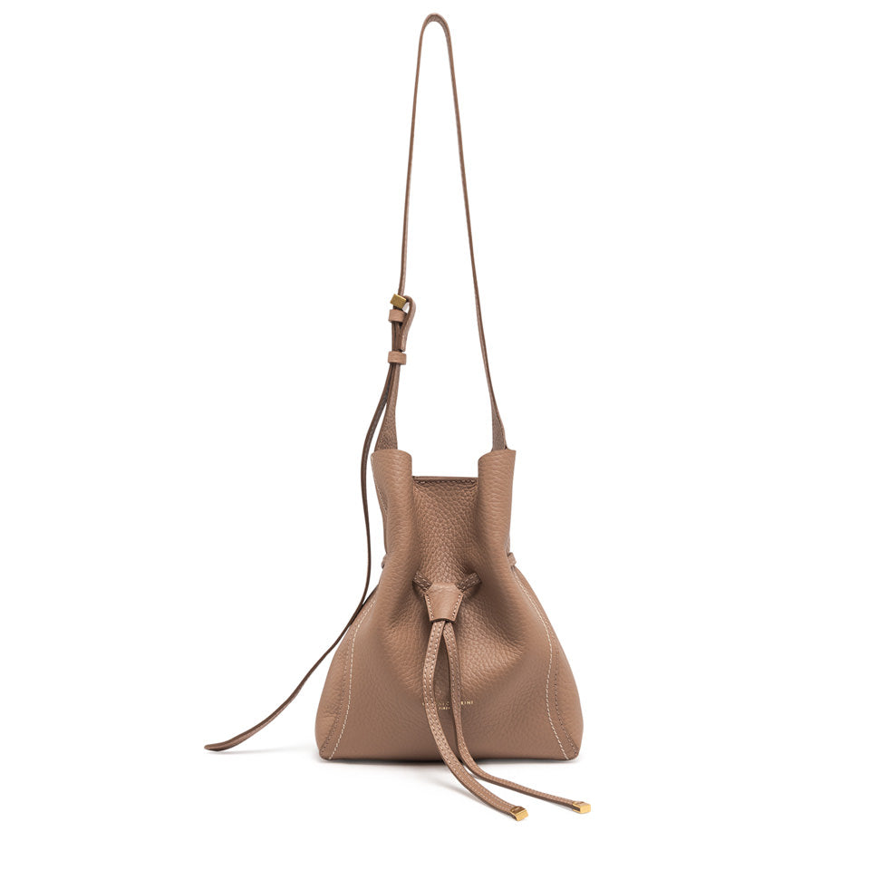 Sienna clay BS 7786 | Bildmaterial bereitgestellt von SHOES.PLEASE.
