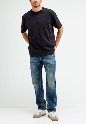 Army Loose Tee montego black | Bildmaterial bereitgestellt von SHOES.PLEASE.