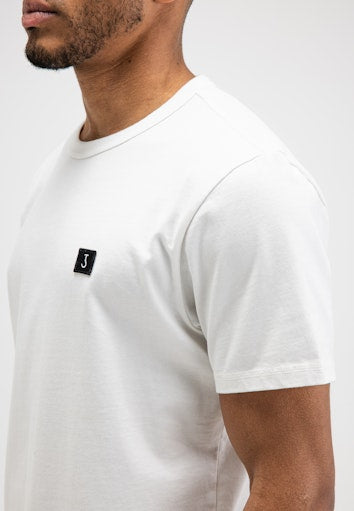 Army Tee off white | Bildmaterial bereitgestellt von SHOES.PLEASE.