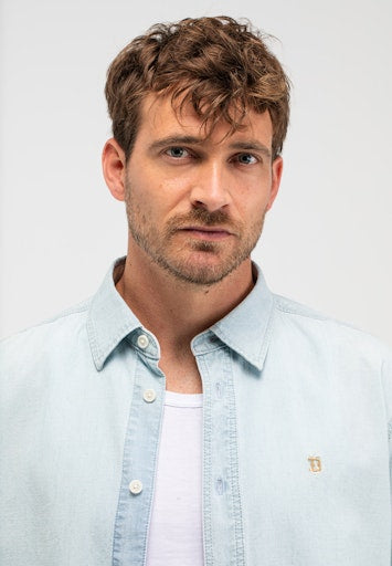 Upton Chambray Shirt shark blue | Bildmaterial bereitgestellt von SHOES.PLEASE.