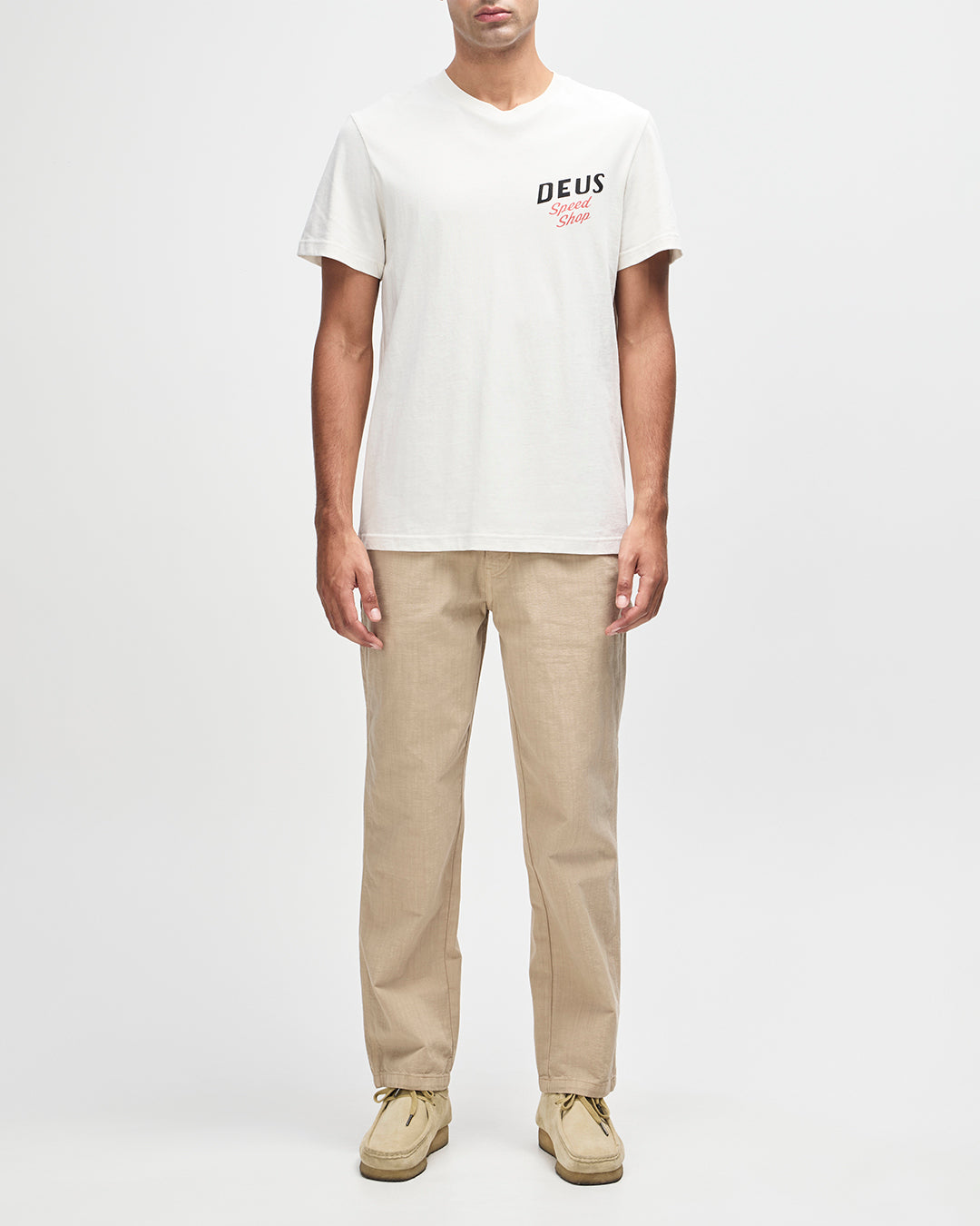 Dogleg Tee dirty white | Bildmaterial bereitgestellt von SHOES.PLEASE.