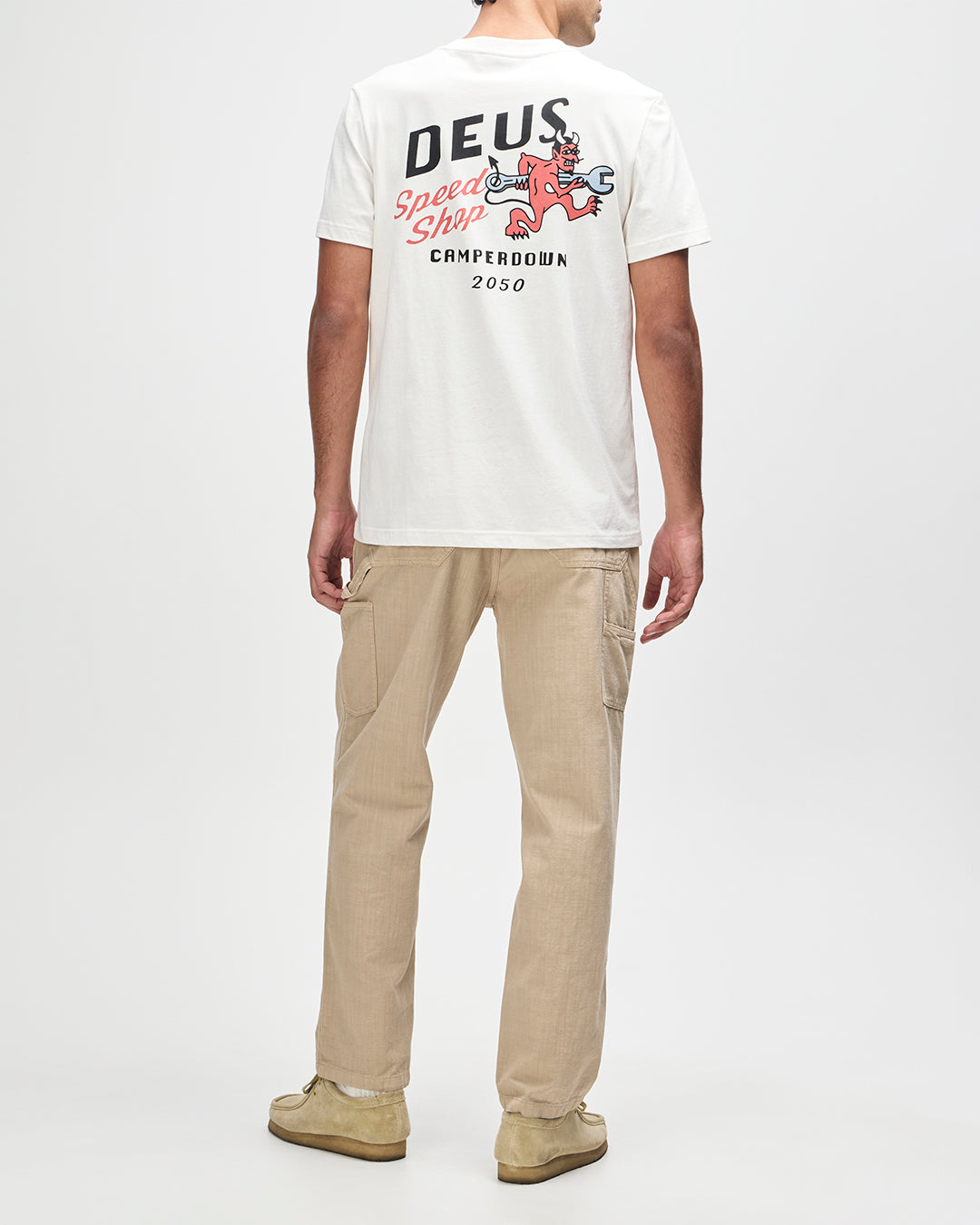 Dogleg Tee dirty white | Bildmaterial bereitgestellt von SHOES.PLEASE.