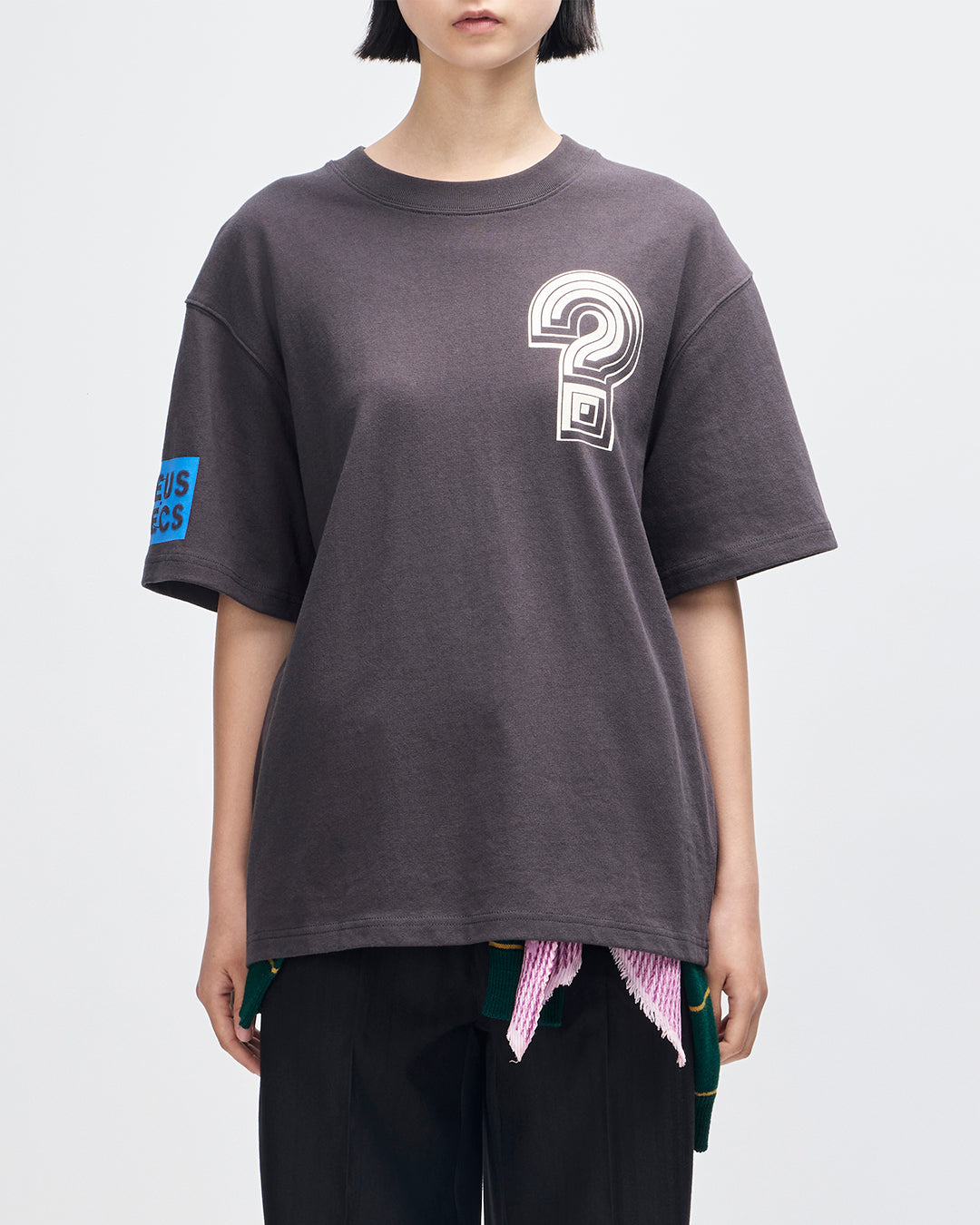 Working Towards Tee anthracite | Bildmaterial bereitgestellt von SHOES.PLEASE.