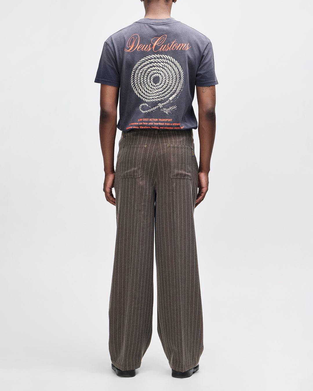 Horseplay Tee black beauty | Bildmaterial bereitgestellt von SHOES.PLEASE.