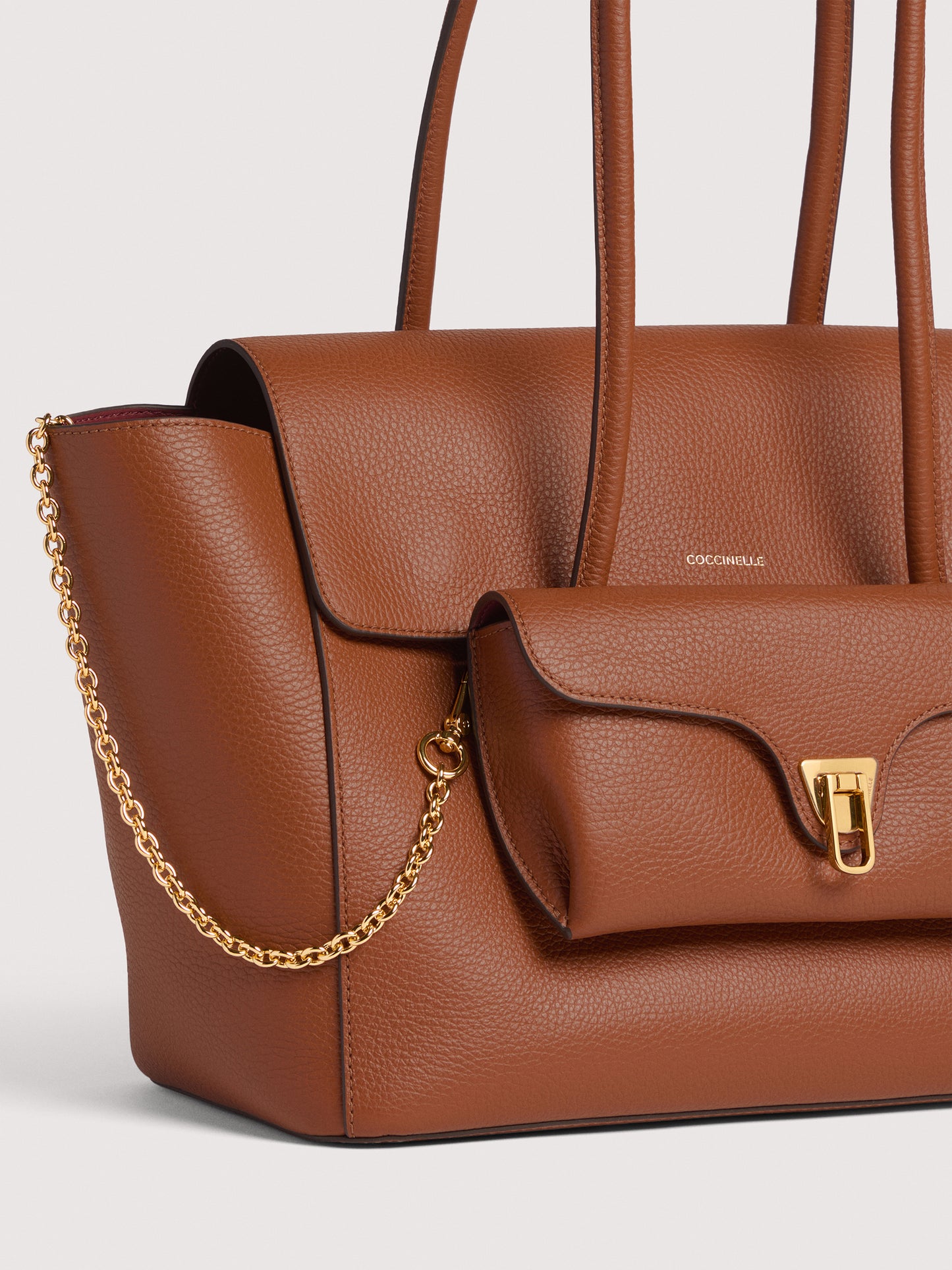 Double Beat Handbag cognac | Bildmaterial bereitgestellt von SHOES.PLEASE.