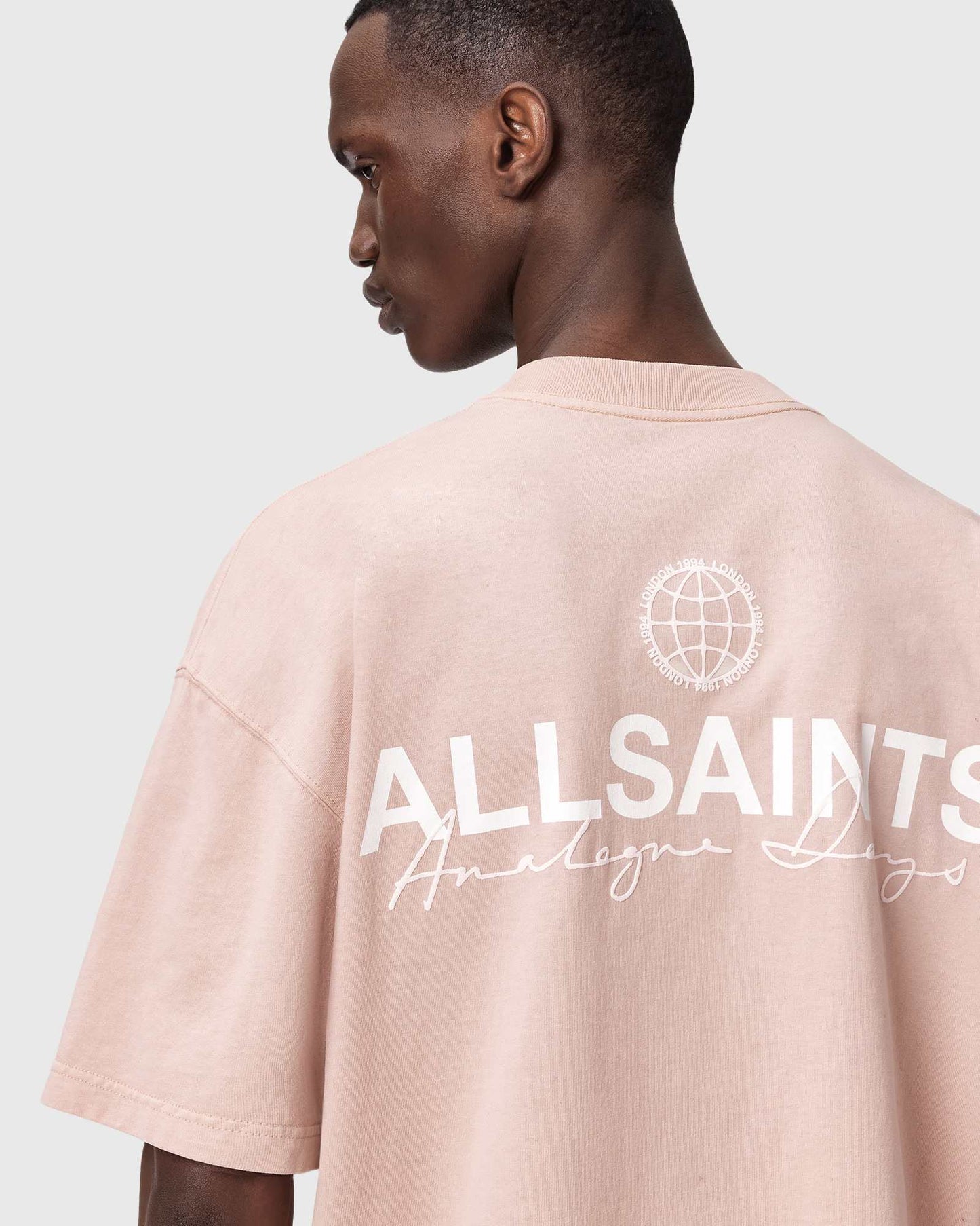 EMBLEM SS CREW sunbaked pink | Bildmaterial bereitgestellt von SHOES.PLEASE.