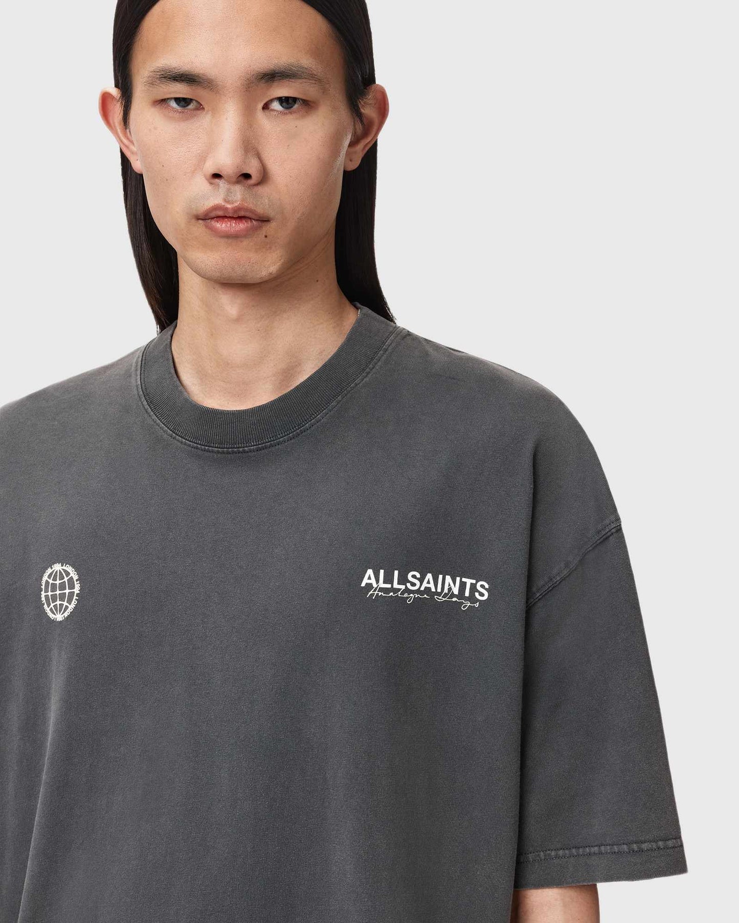 EMBLEM SS CREW washed black | Bildmaterial bereitgestellt von SHOES.PLEASE.