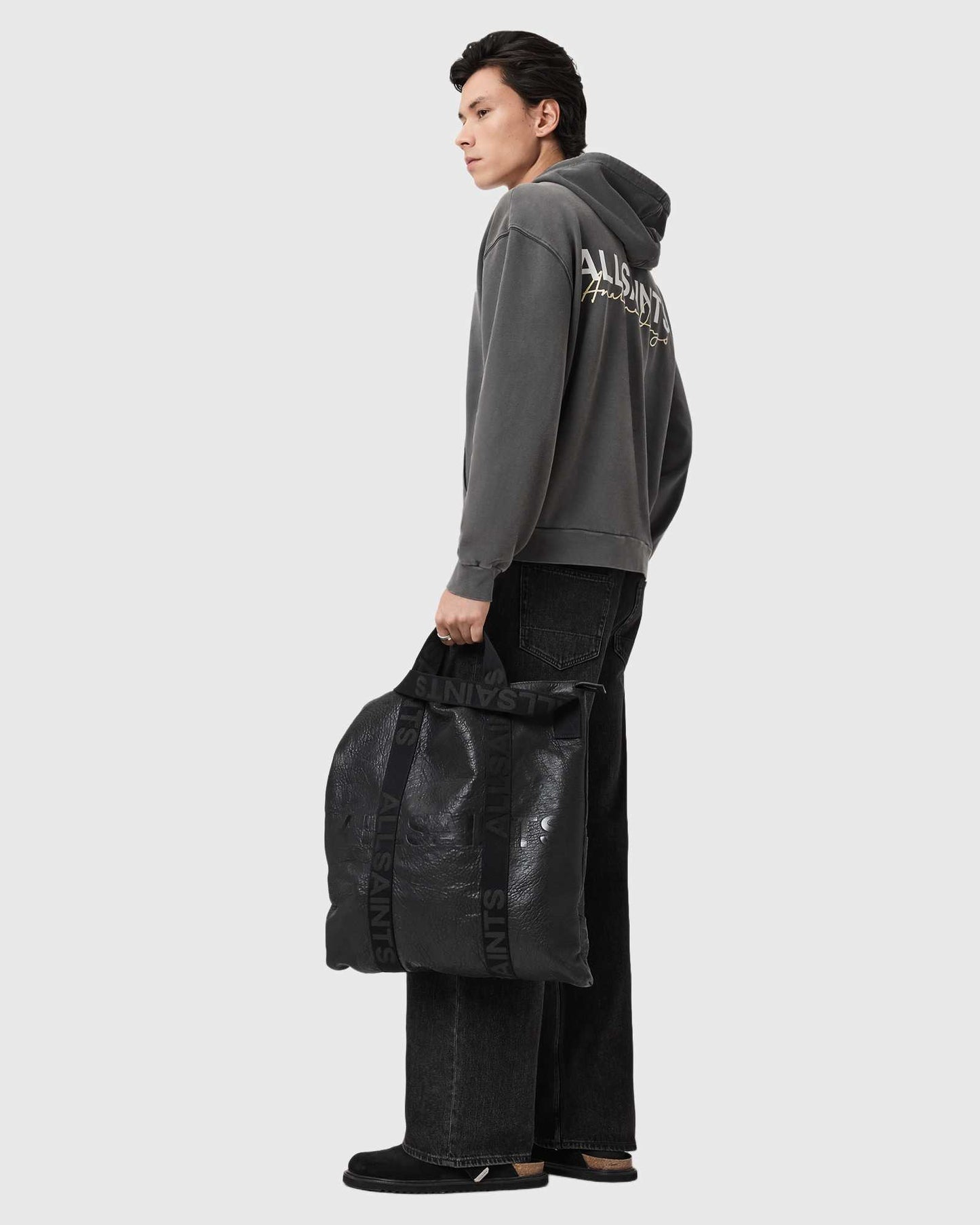 EMBLEM OTH HOODY washed black | Bildmaterial bereitgestellt von SHOES.PLEASE.
