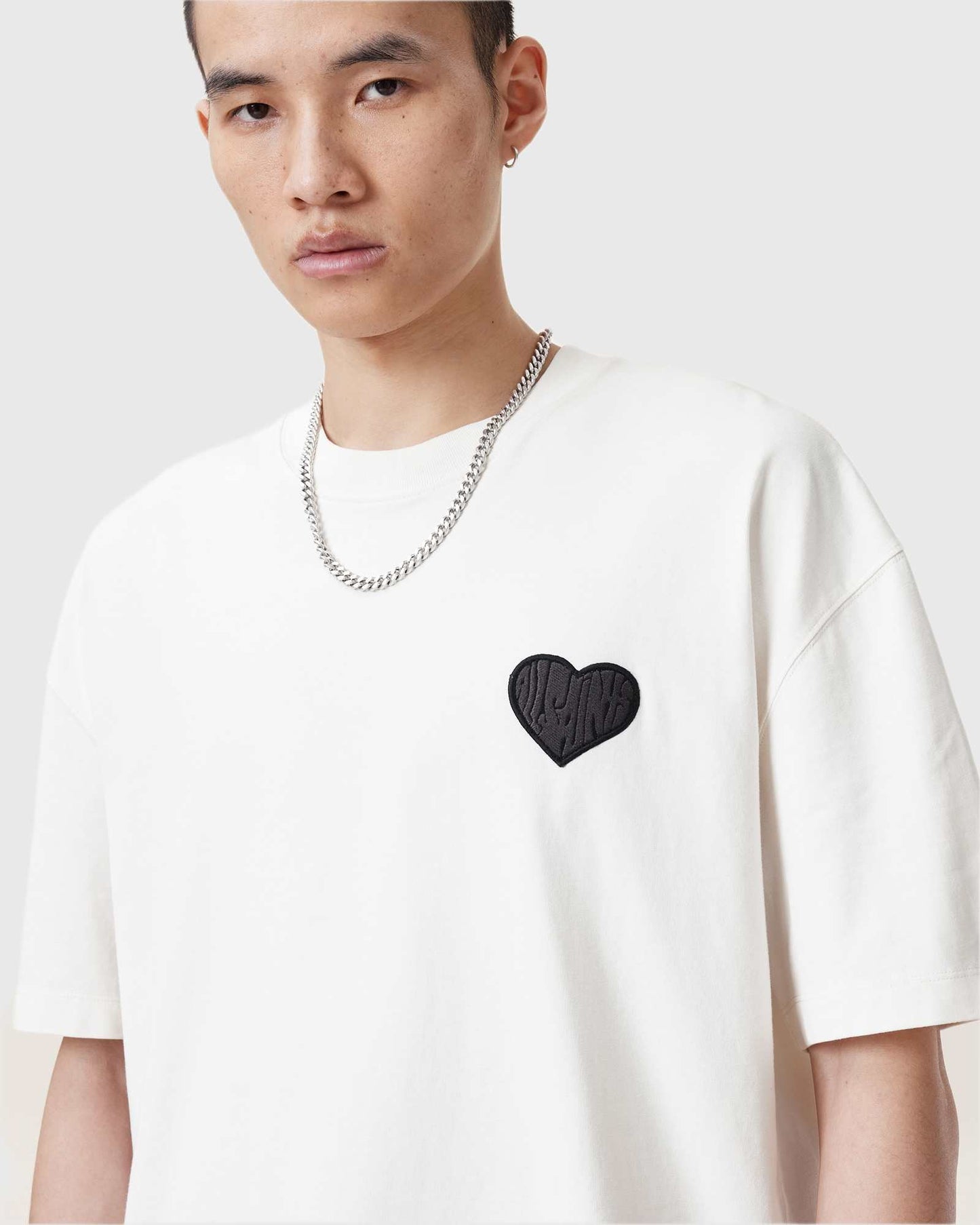 LOVER SS CREW ashen white | Bildmaterial bereitgestellt von SHOES.PLEASE.