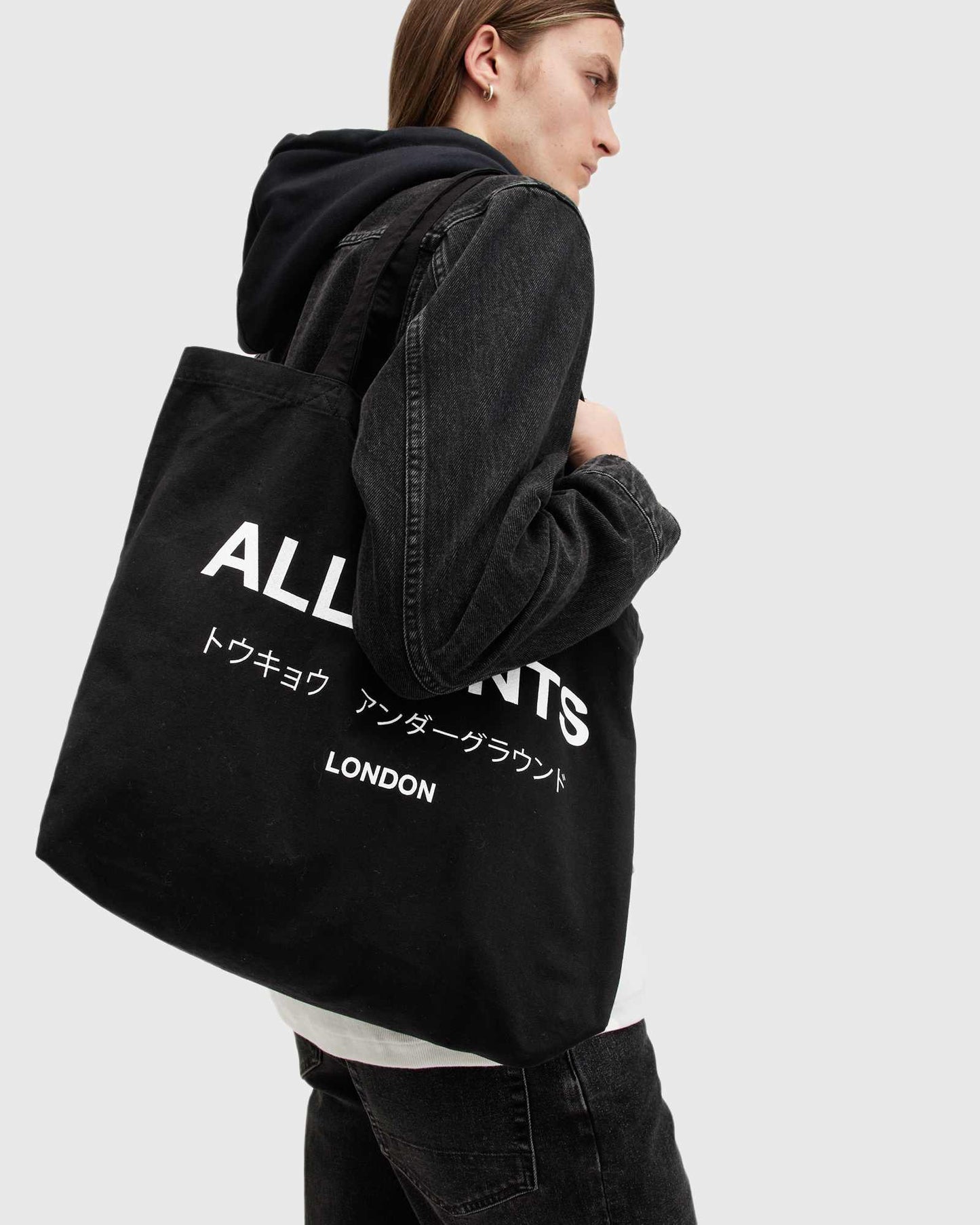 Underground Tote black/chalk | Bildmaterial bereitgestellt von SHOES.PLEASE.