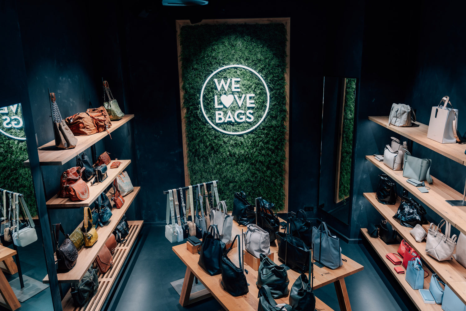 Bildmaterial bereitgestellt von SHOES.PLEASE.