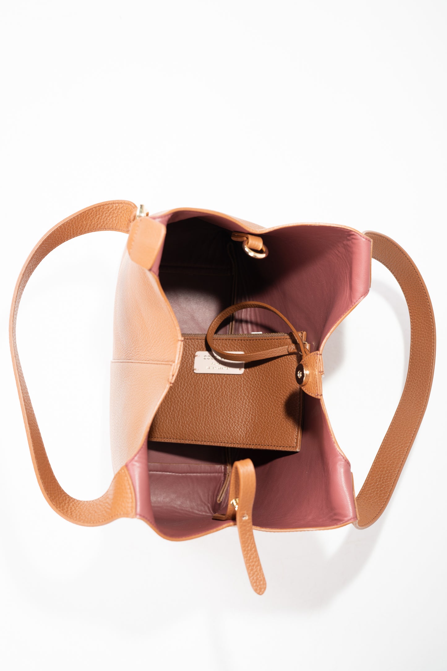 C Easy Handbag cognac | Bildmaterial bereitgestellt von SHOES.PLEASE.