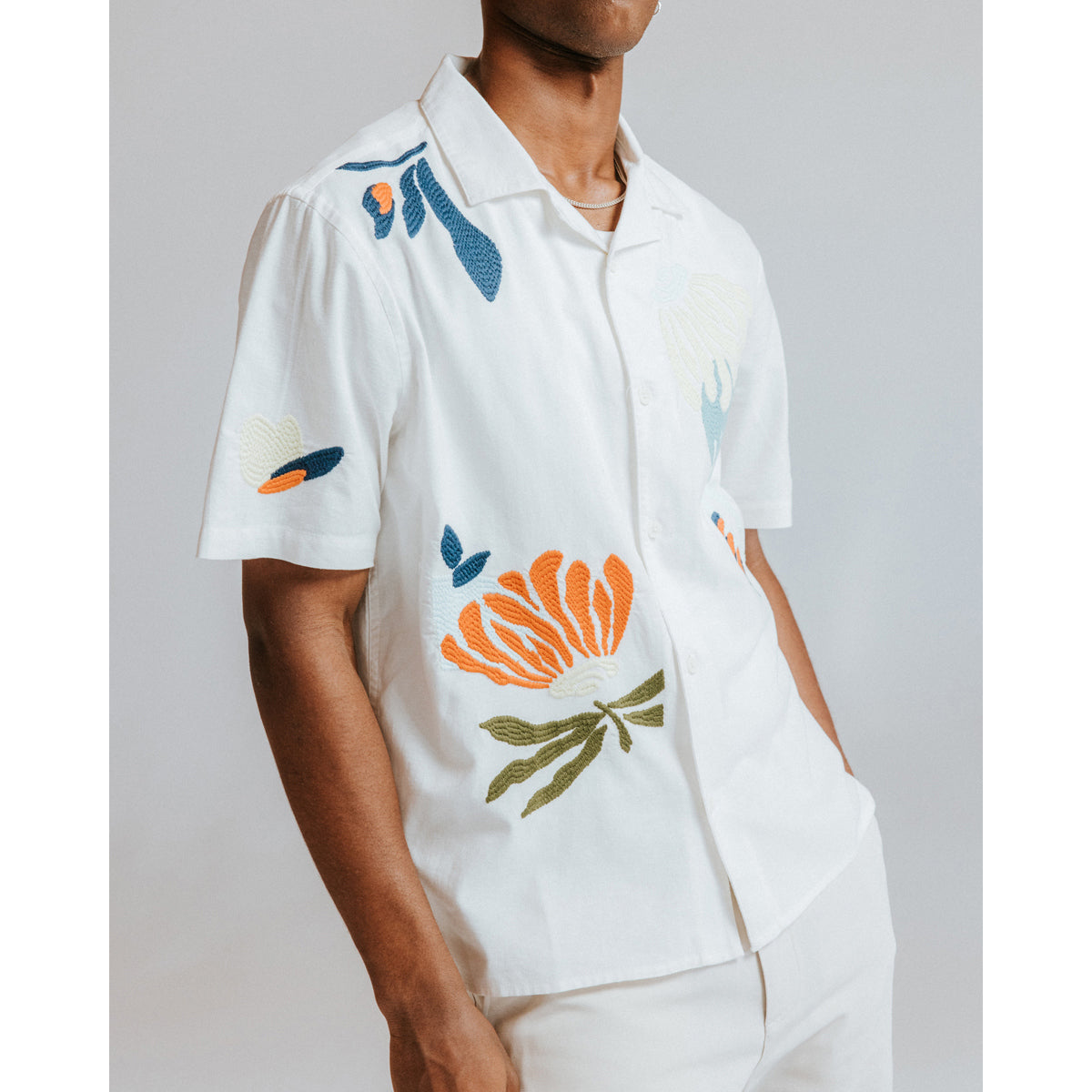 DIDCOT SS SHIRT CHUNKY STITCH FLOWER ecru / multi | Bildmaterial bereitgestellt von SHOES.PLEASE.