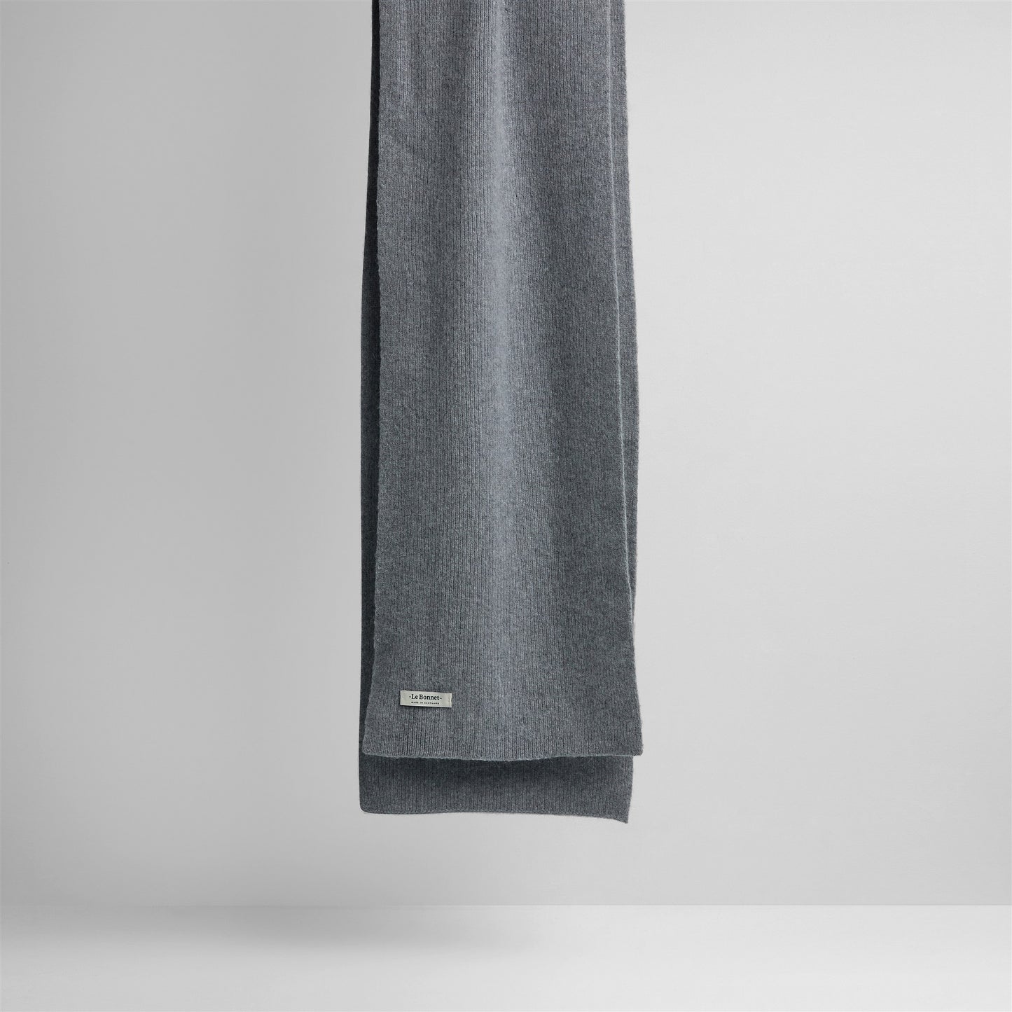 Scarf SCA-004 smoke | Bildmaterial bereitgestellt von SHOES.PLEASE.