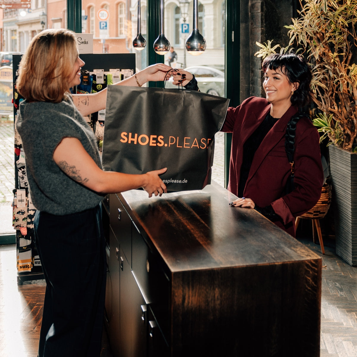 Bildmaterial bereitgestellt von SHOES.PLEASE.