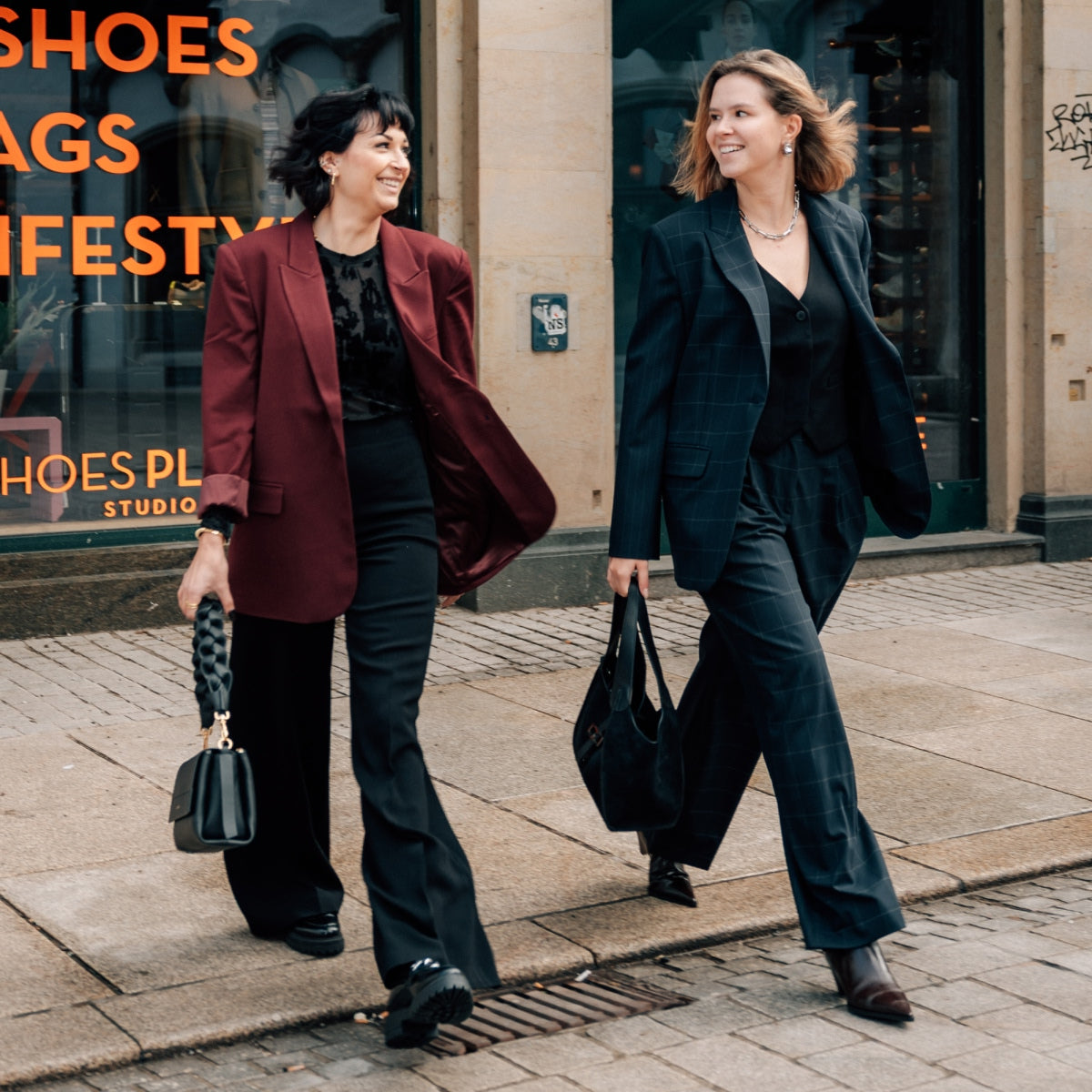 Bildmaterial bereitgestellt von SHOES.PLEASE.